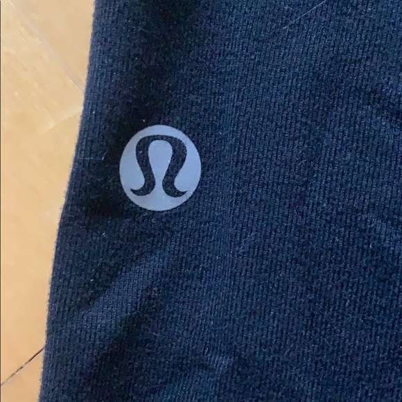 Lululemon - Black Yoga Workout Pants hidden pocket - Picture 2 of 8